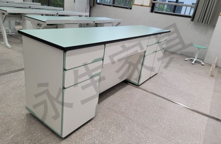 中小學(xué)家具